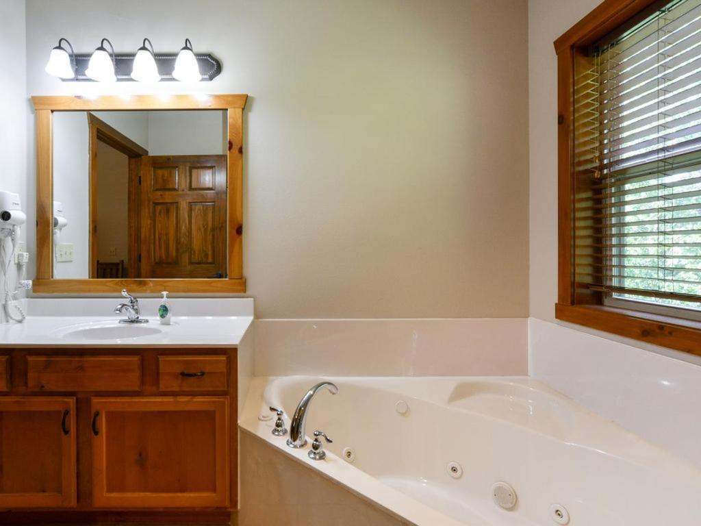 Lodge 243 برانسون المظهر الخارجي الصورة